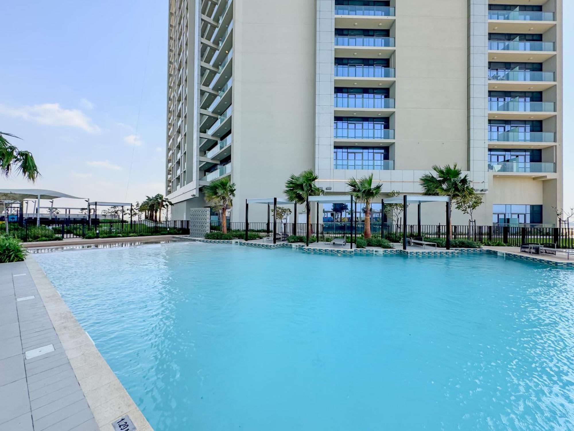 35th Floor Luxury 2 Bedroom With Stunning Views Apartment