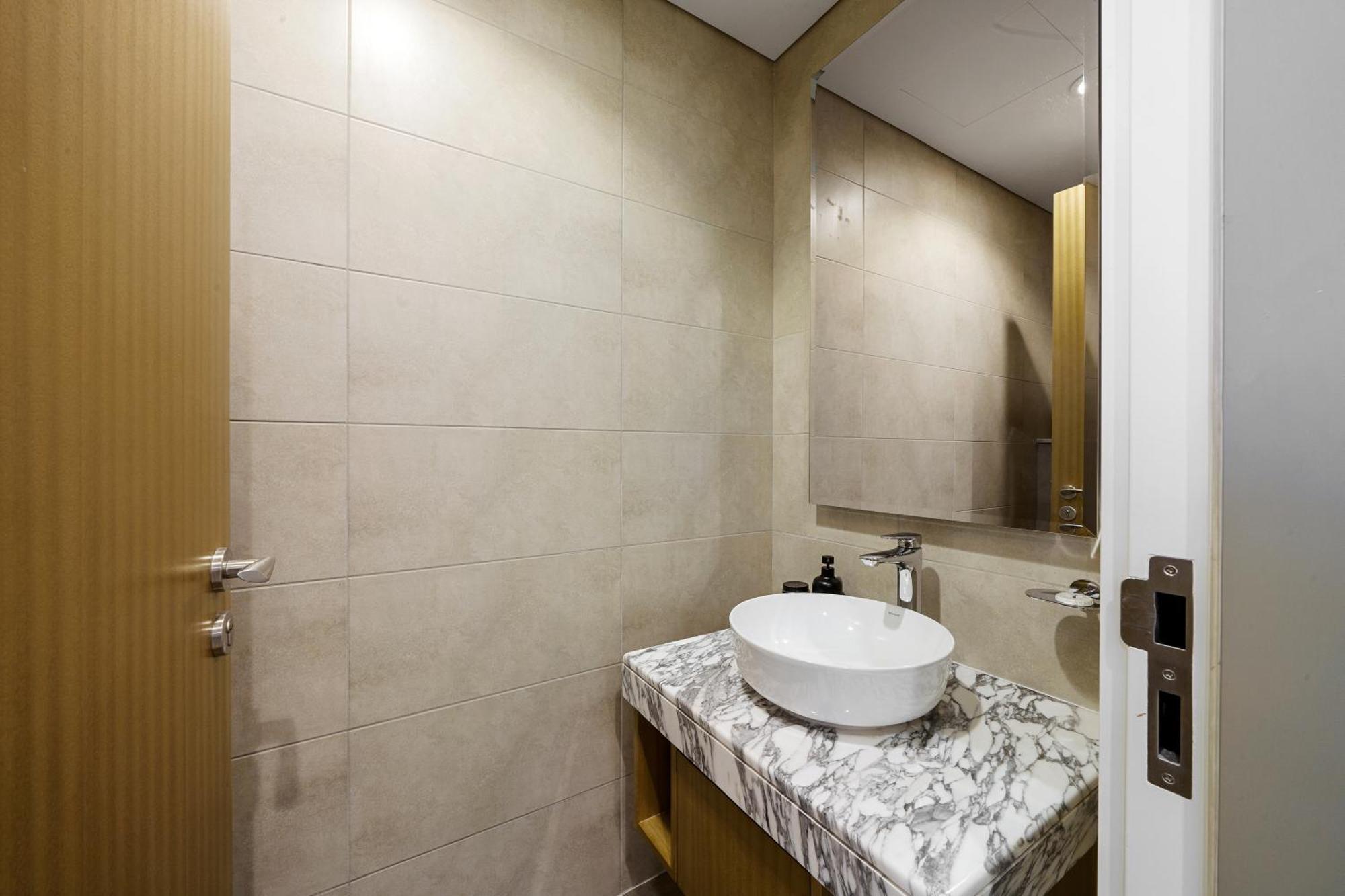35th Floor Luxury 2 Bedroom With Stunning Views *